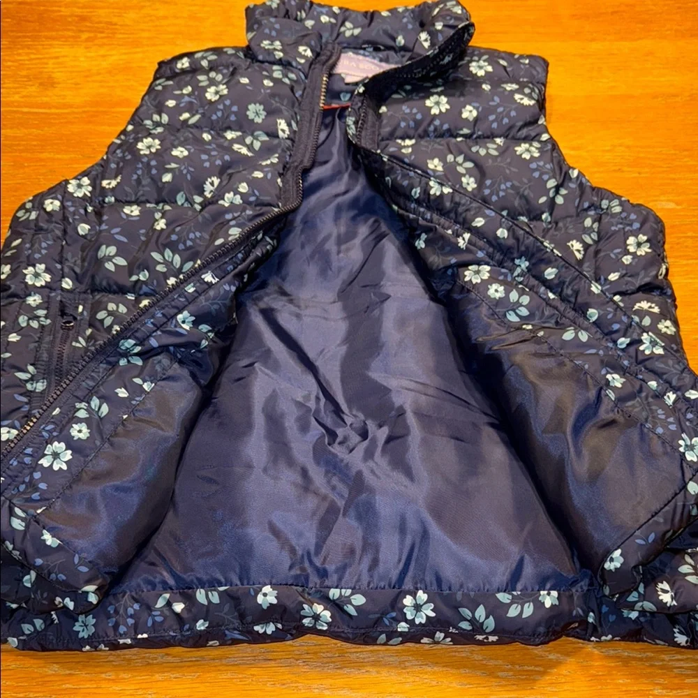 Laura Scott Floral Puffer Vest - Navy and White